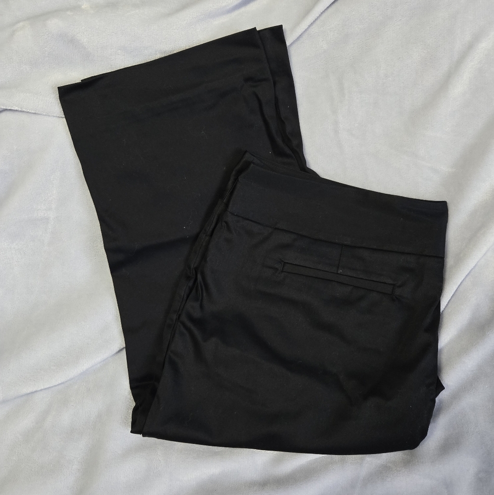 🟢 Worthington Modern Fit Black Capris